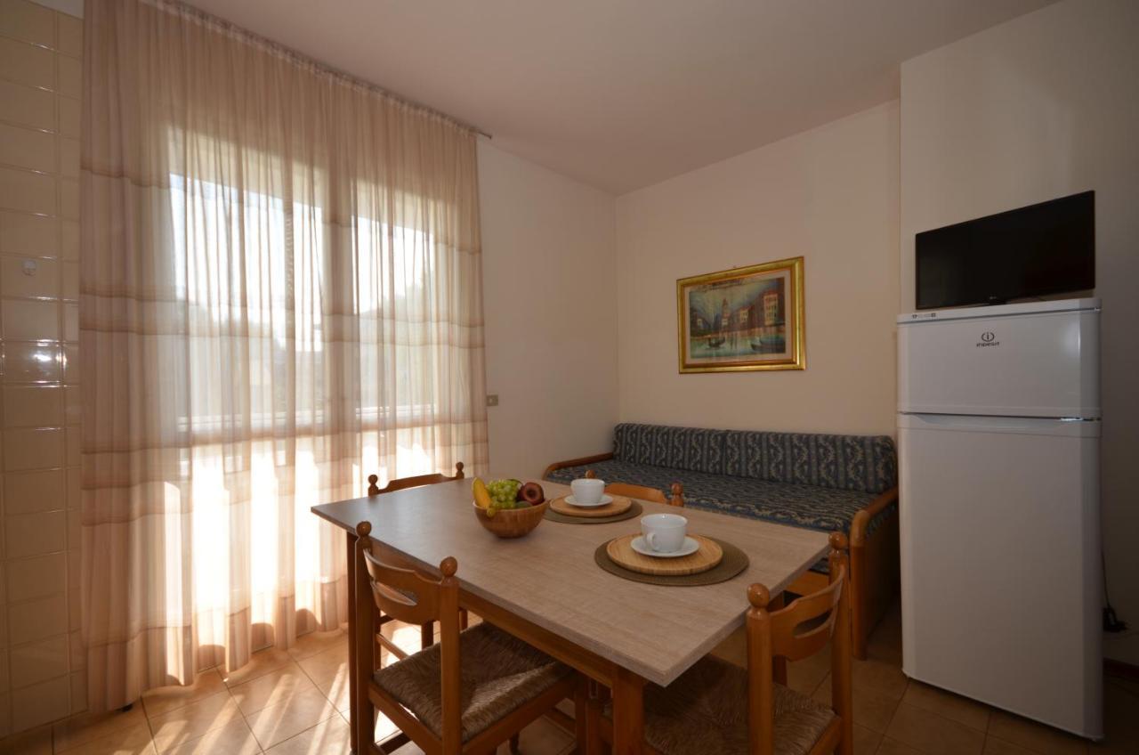 Appartamenti Sirio Via Pesci 6,8,14 Бибионе Экстерьер фото